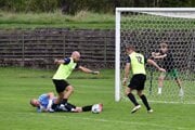 Zo zápasu Handlová - Nitrianske Sučany 2:0.