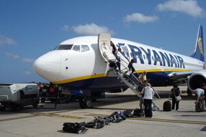 Najskôr sa vysmial Wizz Airu, no zrazu linky vo Viedni ruší aj Ryanair. Cestujúci zostanú sklamaní