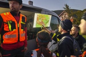 Rozsiahla pátracia akcia pri Ladcoch.