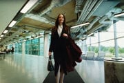 Emma Stone vo filme Bugonia.