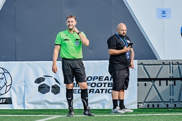Erik Sládek počas jedného zo zápasov na turnaji v Bulharsku. (zdroj: FB European Minifootball Federation )