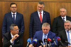 Štyri dni po schválení konsolidačného balíčka hovorí minister Tomáš o jeho zmene. Dôvodom sú živnostníci