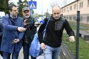 Expolicajt Pavol Vorobjov vychádza z Ústavu na výkon trestu odňatia slobody v Dubnici nad Váhom, 25. apríla 2023. 