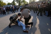 Rozhodnutie o nasadení Národnej gardy do Chicaga prichádza po sérii násilných incidentov a protestov, ktoré v posledných týždňoch sprevádzali sprísnenie imigračnej politiky administratívy prezidenta Trumpa.