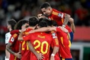 Futbalisti Španielska oslavujú gól