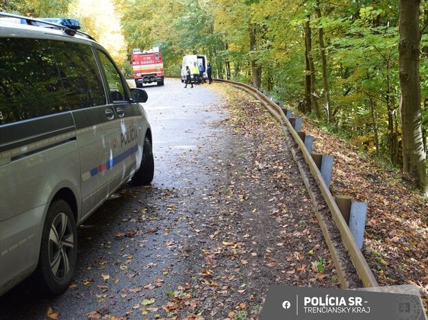 Vodič spadol do rokliny. (zdroj: KR PZ TN)