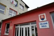 Základná škola v Klátovej Novej Vsi. 