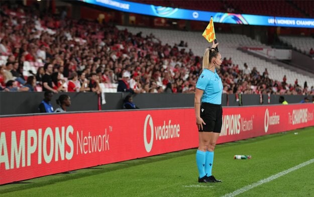 Martina Ukropová zažila premiéru v ženskej Lige majstrov počas zápasu Benfica Lisabon - Arsenal Londýn. (zdroj: archív M. U.)