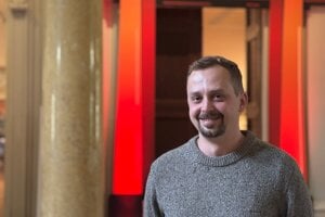 Numizmatik a kurátor Patrik Fečo.