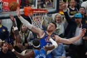 Momentka zo zápasu Indiana - Oklahoma City.