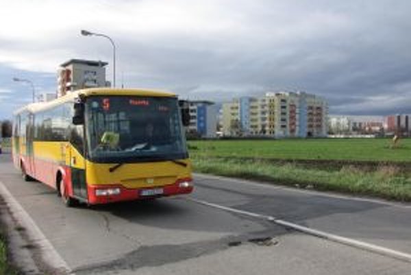 Cesta je v dezolátnom stave. O jej rekonštrukcii kraj zatiaľ neuvažuje.