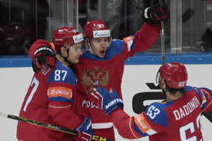 Najlepší ruský útok sa tešil už z pätnástich gólov na MS – Vadim Šipačov (zľava), Arťomij Panarin a Jevgenij Dadonov. 