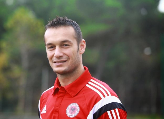 Salihi, ktorý sa v nominácii neocitol, pôsobil v minulosti aj v americkej MLS, rakúskej Bundeslige, či čínskej Superlige.