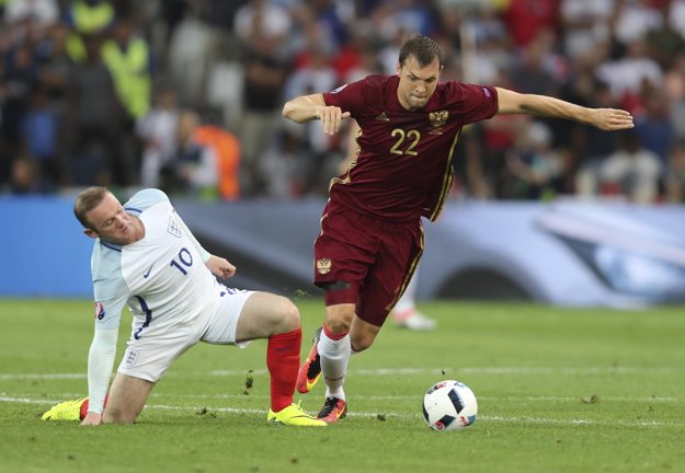 Rooneyho pozíciu na ihrisku riešia anglické médiá.