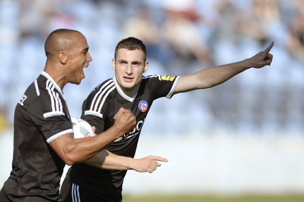Gino van Kessel (vľavo) a Matúš Bero patria medzi najdôležitejších hráčov AS Trenčín.