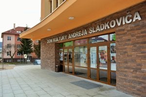 Centrum dnes sídli v dome kultúry.