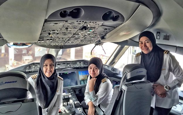 Ženská posádka lietadla Royal Brunei
