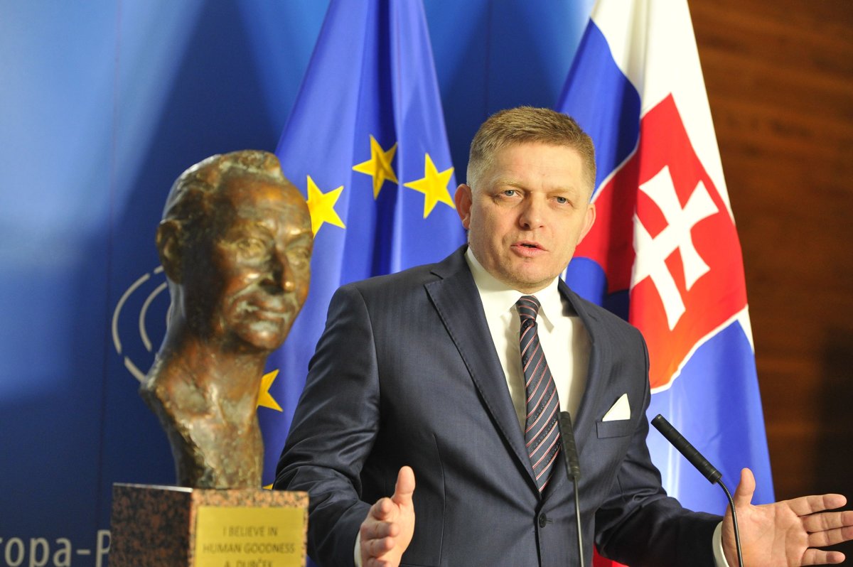 žena datovania šéf datovania muža za mrežami