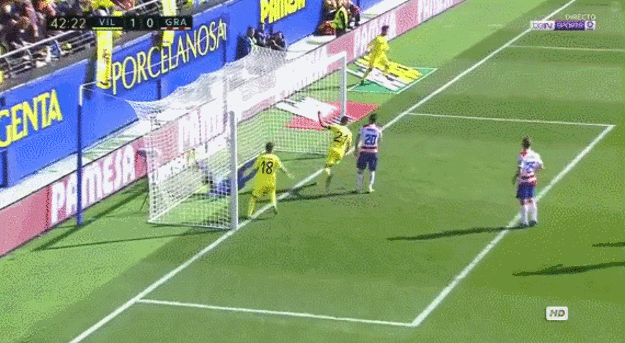 Bruno strieľa prvý a napokon víťazný gól Villarrealu v zápase.