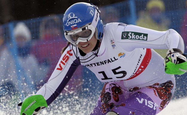 Veronika Zuzulová počas slalomovej jazdy na MS 2011 v Garmisch-Partenkirchene.