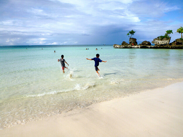 Pobrežie ostrova Boracay, Filipíny.