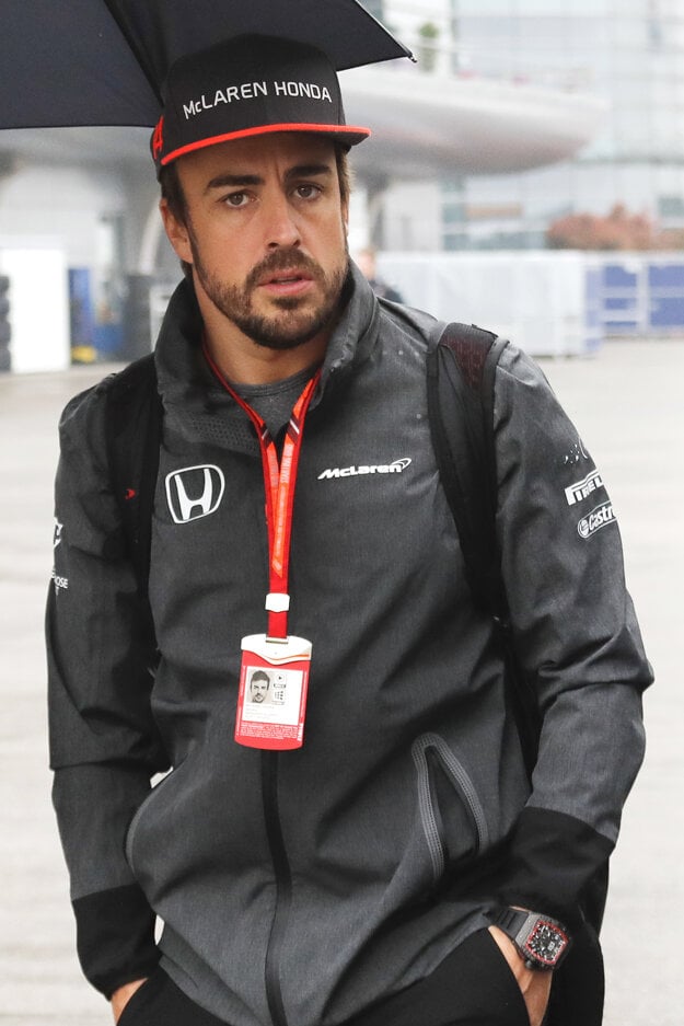 Fernando Alonso počas víkendu v Číne.