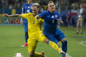 Stanislav Lobotka (vpravo).