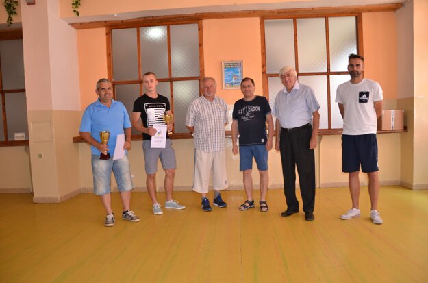 II. trieda, zľava: I. Minčev (ŠK Štítnik), P. Luspaj (Lipovník), M. Gallo (FK Štítnik KT).
