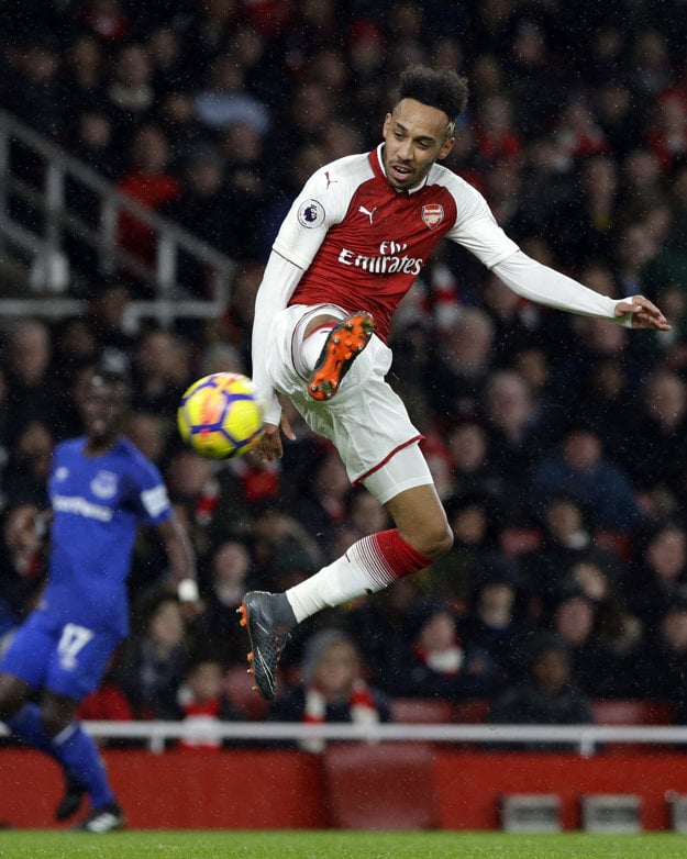 Pierre-Emerick Aubameyang prispel gólom k víťazstvu Arsenalu.