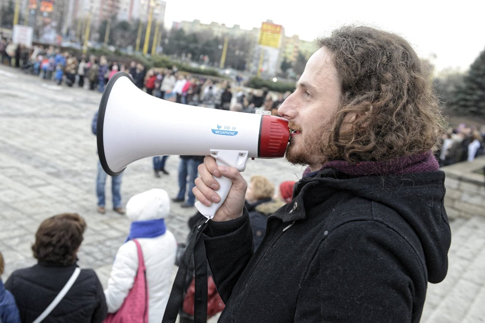 Živá reťaz na podporu učiteľov v Košiciach.