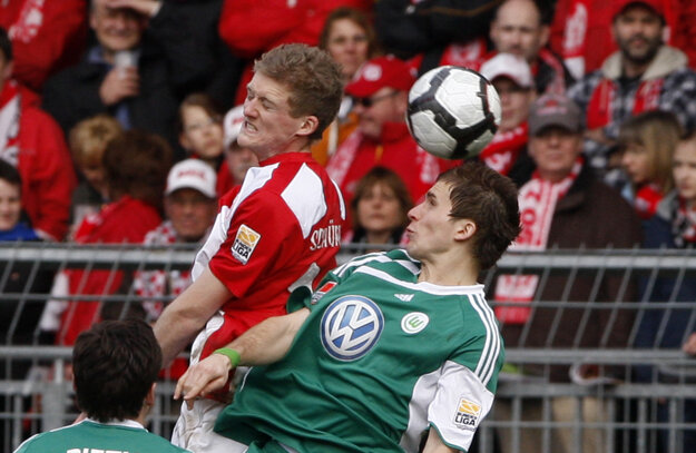 Peter Pekarík v drese Wolfsburgu.