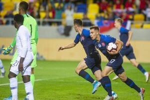 Momentka zo zápasu Slovensko - Francúzsko v kvalifikácii EURO 2021 hráčov do 21 rokov.