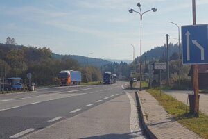 Semafor umiestnia aj pred vstupom do obce Svrčinovec v časti Zátky.