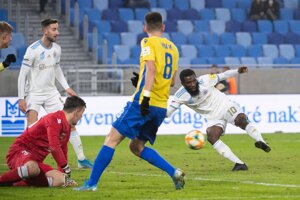 Ibrahim Rabiu strieľa svoj prvý gól v sezóne v zápase 18. kola Fortuna ligy 2019/2020 ŠK Slovan Bratislava - FC FC DAC 1904 Dunajská Streda.