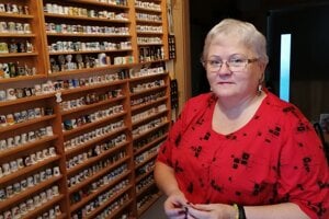 Ľubica Gregorová má vo svojej zbierke 1314 náprstkov.