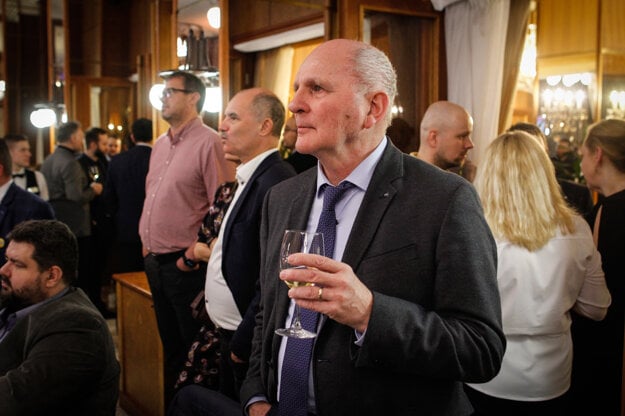 Voľby 2020: Stranu Za ľudí prišiel podporiť disident a bývalý politik František Mikloško.