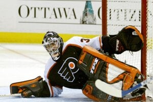 Roman Čechmánek v bránke klubu NHL Philadelphia Flyers v roku 2003.