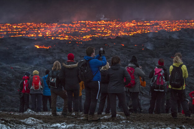 Erupcia sopky na polostrove Reykjanes.
