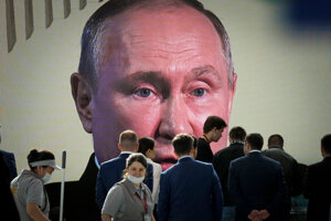 Ruský prezident Vladimir Putin negatívny vplyv západných sankcií vehementne odmieta.