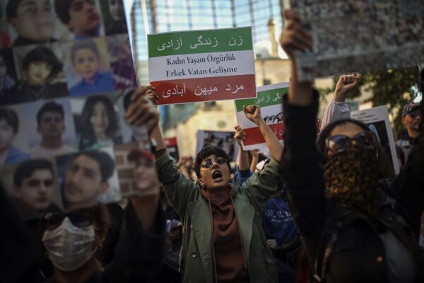 Irán zrušil mravnostnú políciu, stala sa rozbuškou pre protesty