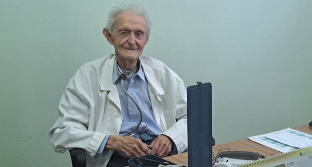 Lekár Karol Mika má na konte odborné publikácie, spolupracoval s časopismi, prednášal študentom a predovšetkým liečil pacientov. (zdroj: Marcela Ballová)