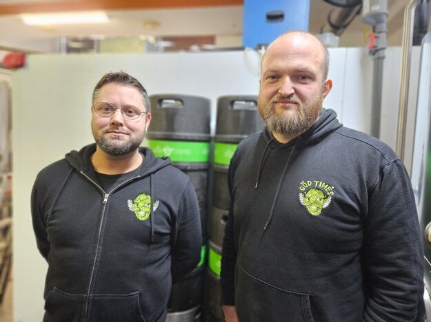 Sládok a spolumajiteľ pivovaru God Times plánujú expanziu do Tatier. (zdroj: SME-Jozef Ryník)