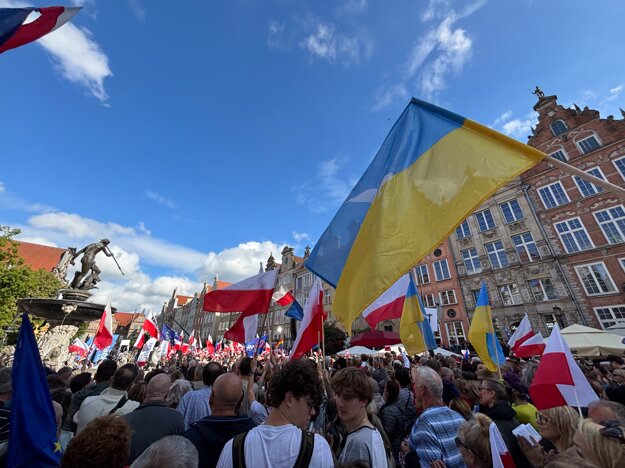 Volebný míting Rafala Trzaskowského v Gdansku. (zdroj: SME - Branislav Ondrášik)