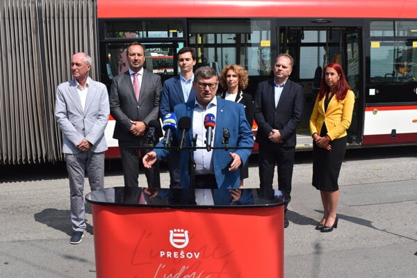 Uvedenie nového systému bezkontaktnej platby za MHD do prevádzky.