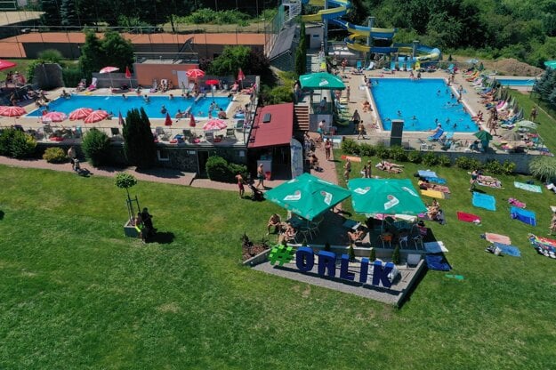 V Aqua beach Orlík vo Zvolene sú k dispozícii tri bazény. (zdroj: FB/Športový areál ORLÍK )