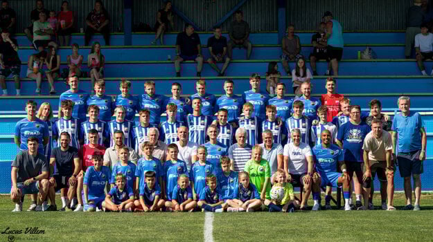 Kmeťovo v sobotu organizovalo deň futbalu, zápas hrali všetky klubové kategórie. (zdroj: Lucas Villem)