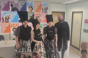 Skupina Dakhabrakha. Zľava Iryna Kovalenko, Nina Harenetska, Olena Tsybulska a Marko Halanevych