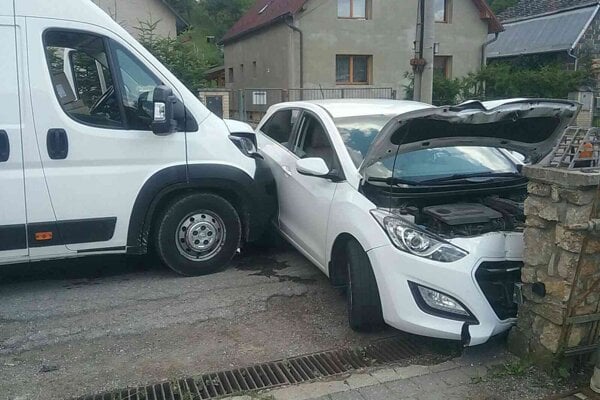 Dopravná nehoda v Dohňanoch.