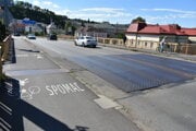 Dopravné značenie Spomaľ považujú cyklisti a chodci za neefektívne.