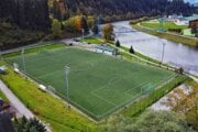 V roku 2008 mesto pozemky v centre, na ktorých je vybudované ihrisko, predalo, neskôr kúpilo za rovnakú cenu späť.